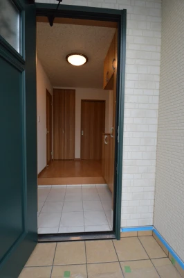 ウッディグリーンの洋風玄関ドア