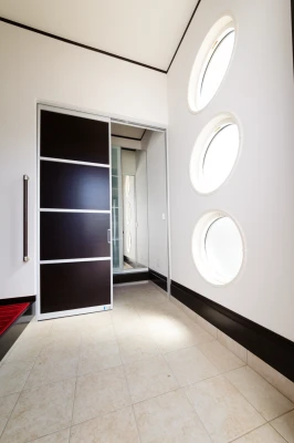 大容量の玄関クローク収納庫