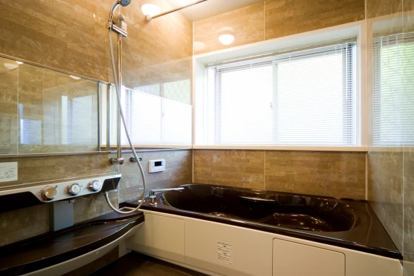 高級感ただよう大理石調ユニットバス