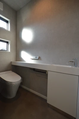 一階トイレはサンワ手洗噐とLIXILタンクレス